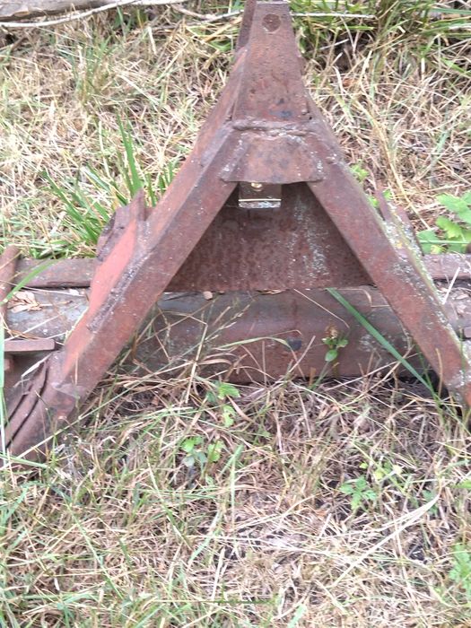 Продам рамку до трактора.