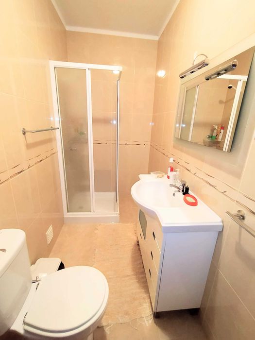 Quarto mobilado (Leiria)