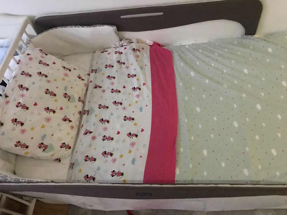 Cama com colchão como novo