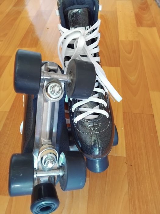 Продам новые оригинальные ролики Impala  37 размера