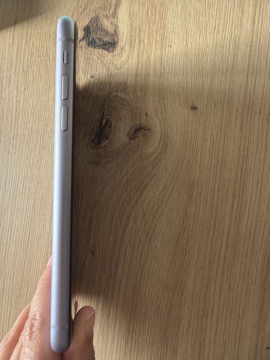 Iphone 11 com cabo para carregar64752396056323123