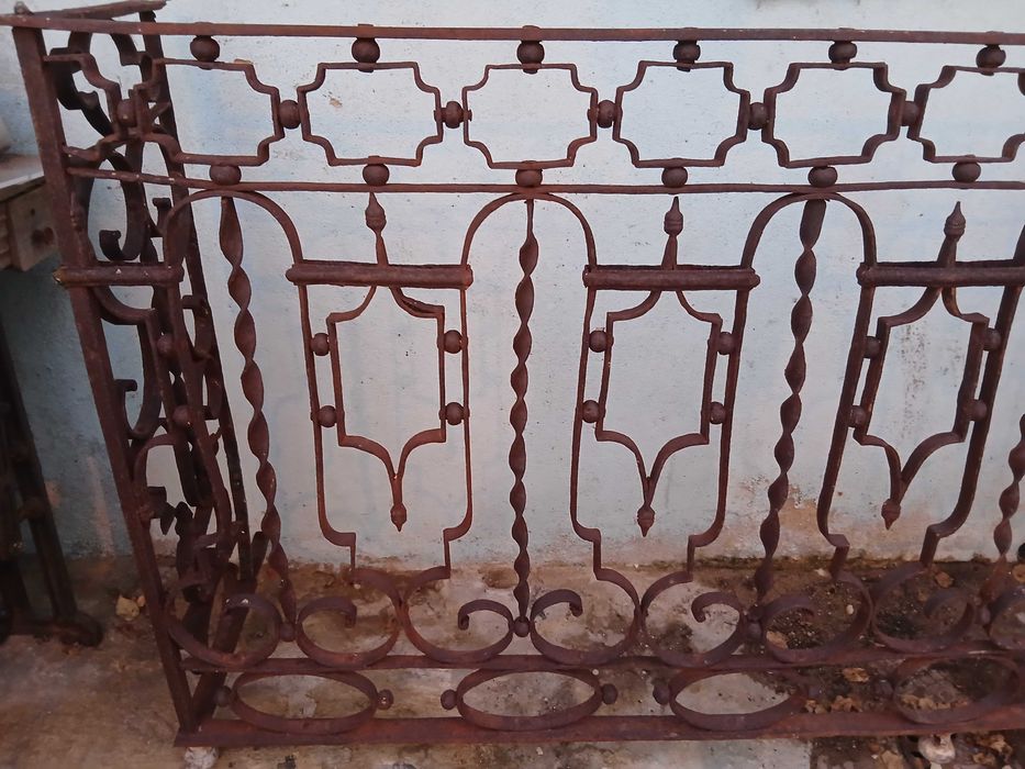 Grade ferro forjado varanda séc XVIII