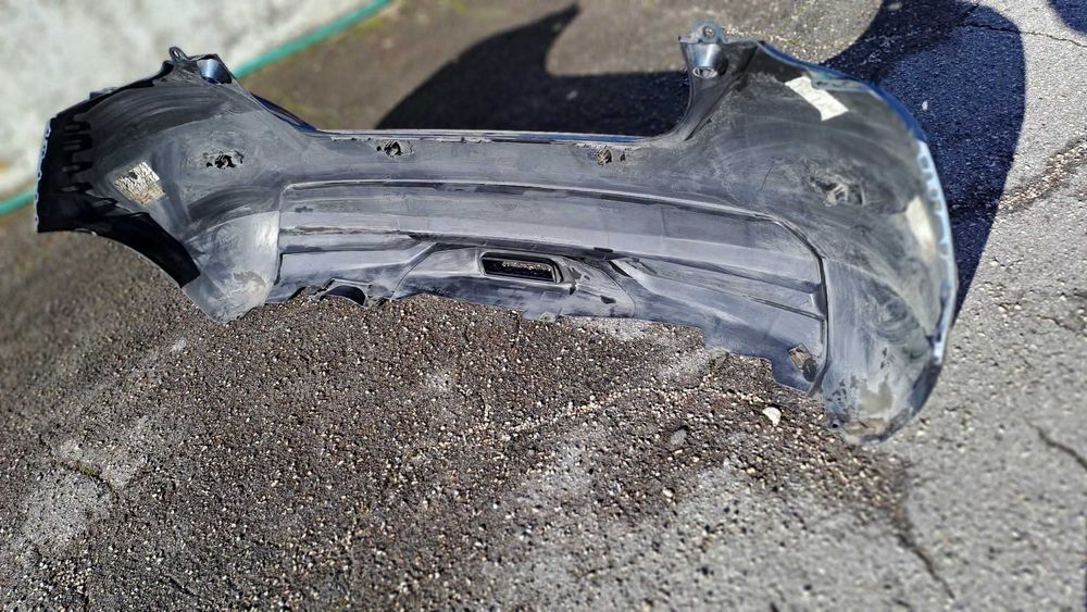 Pára Choques Traseiro de origem em muito bom estado