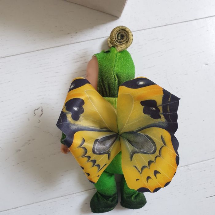 Anne Geddes laleczka niemowlę zielony motylek