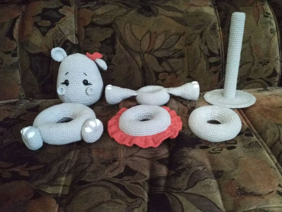 Продам игрушка пирамида, ручная работа.