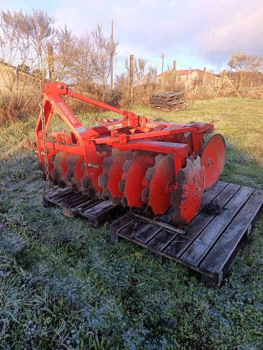 Grade de discos semi nova.