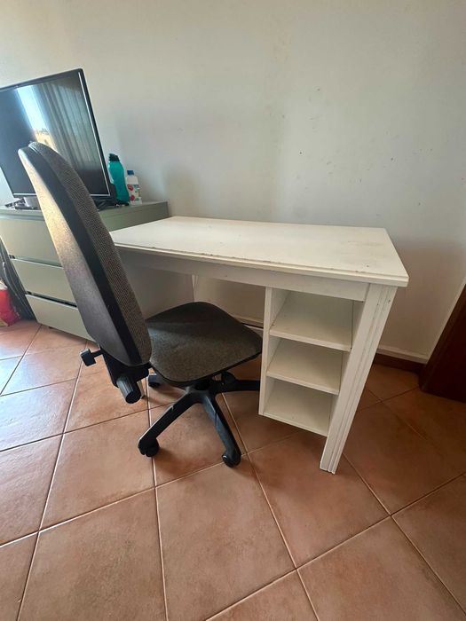 Combo Escrivaninha + cadeira + Cômoda