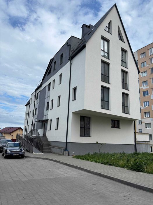 Продаж 3 кім. квартири вул. Кругла\Під Голоском
