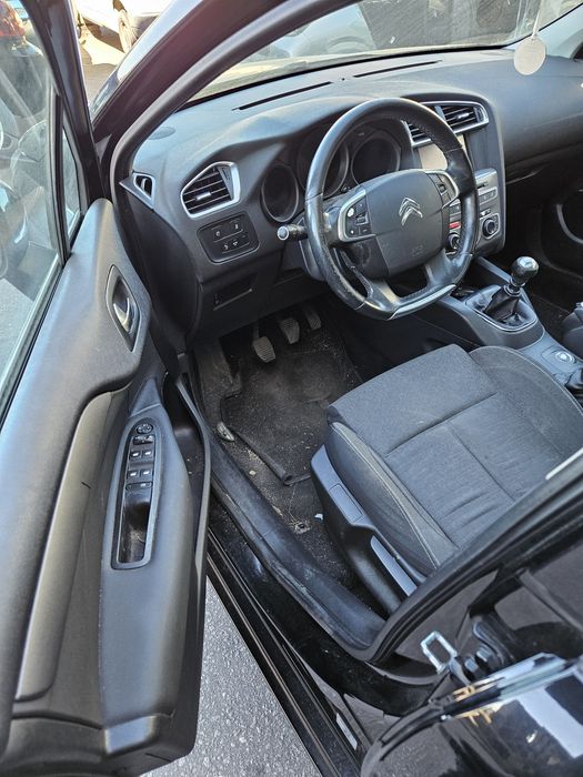 Citroën C4 II 1.6 BlueHDi de 2016 para peças