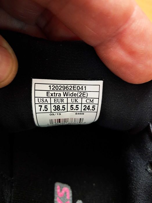 Детские Кроссовки Brooks оригинал размер 38.5