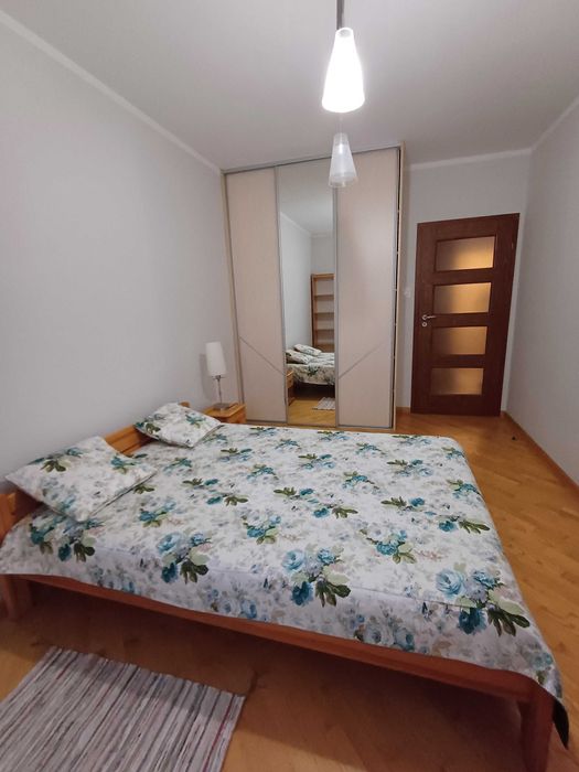 Wynajmę 2 pokojowe mieszkanie  57 m2  z miejscem postojowym RUDNIK