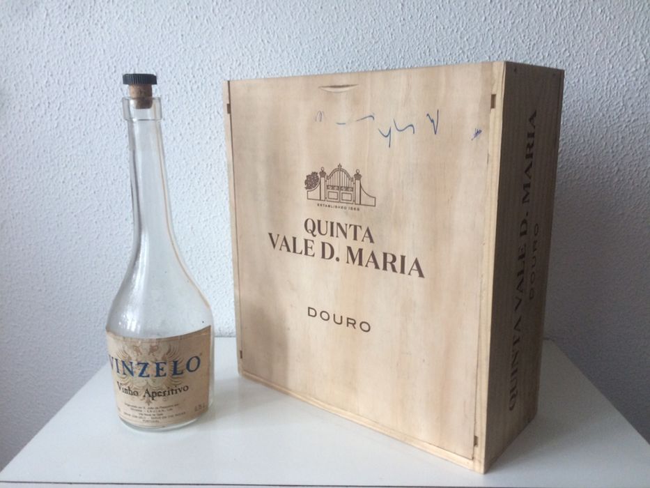 Garrafas Vazias, algumas empalhadas/Caixas de Vinho em madeira. Preço unitário na descrição