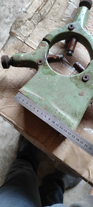 люнет до токарного станку