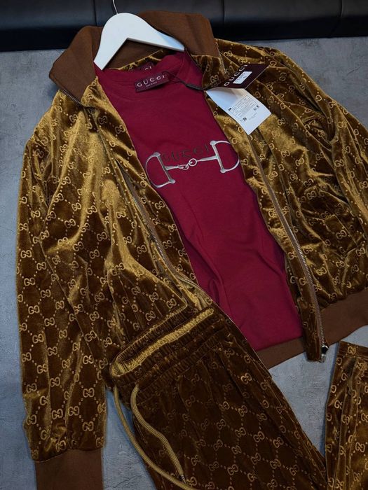 Велюровий костюм Gucci