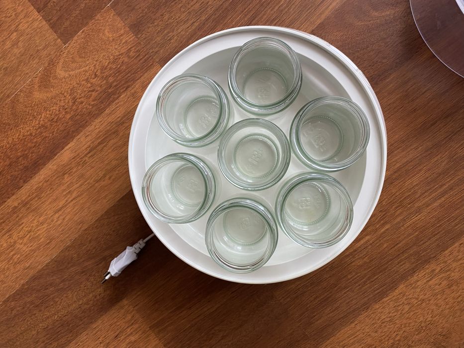 Продам йогуртницу Moulinex YG 230