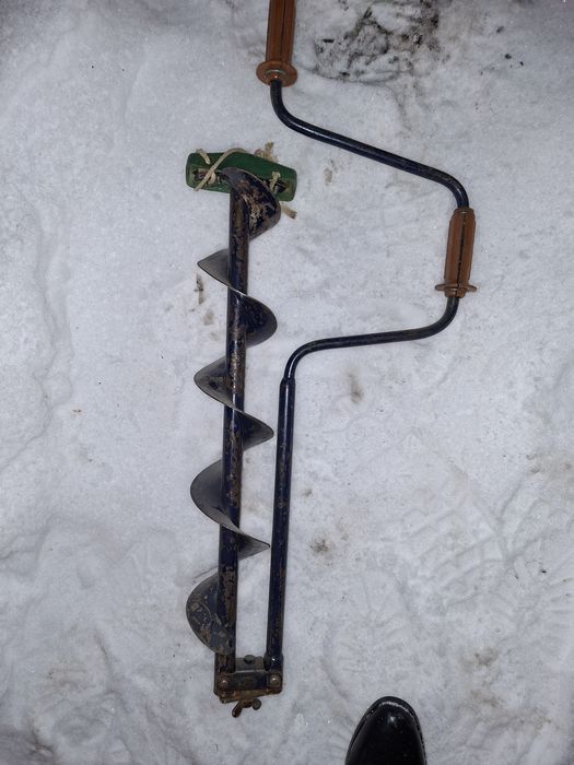 Бур для рибалки, льодобур