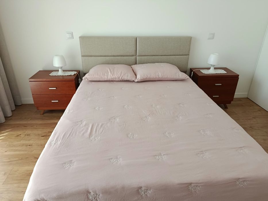 Mobília de quarto em madeira cerejeira