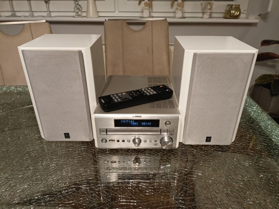 Yamaha PianoCraft CRX-E320 amplituner, CD, USB,  kolumny NX-E700 pilot