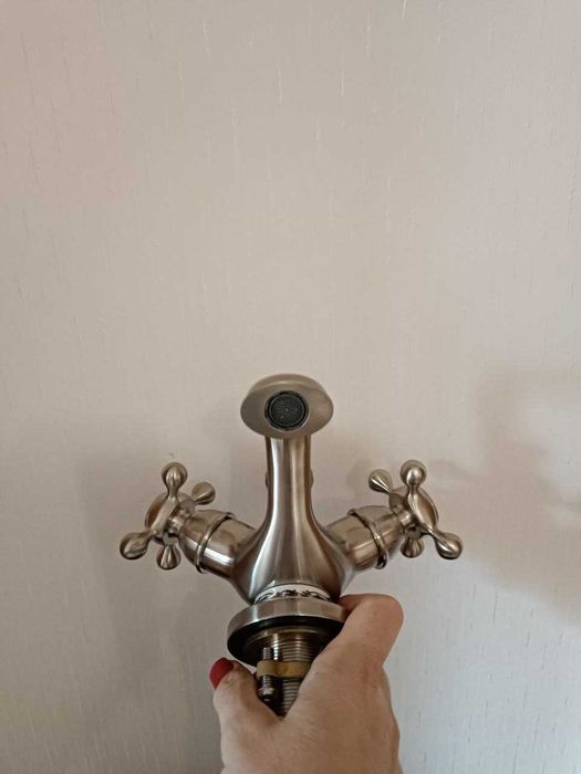 ЗМІШУВАЧ для умивальника латунь Kraus KEF -16000 НОВИЙ