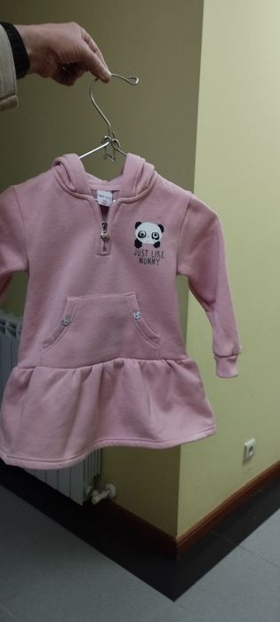 Vestido rosa com capuz