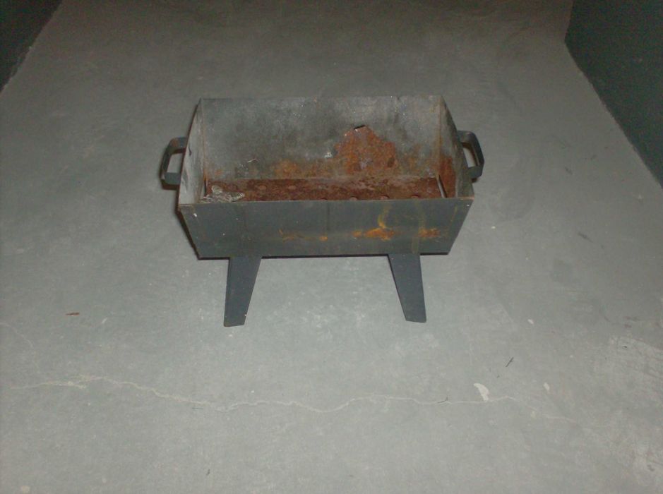 Fogareiro preto.