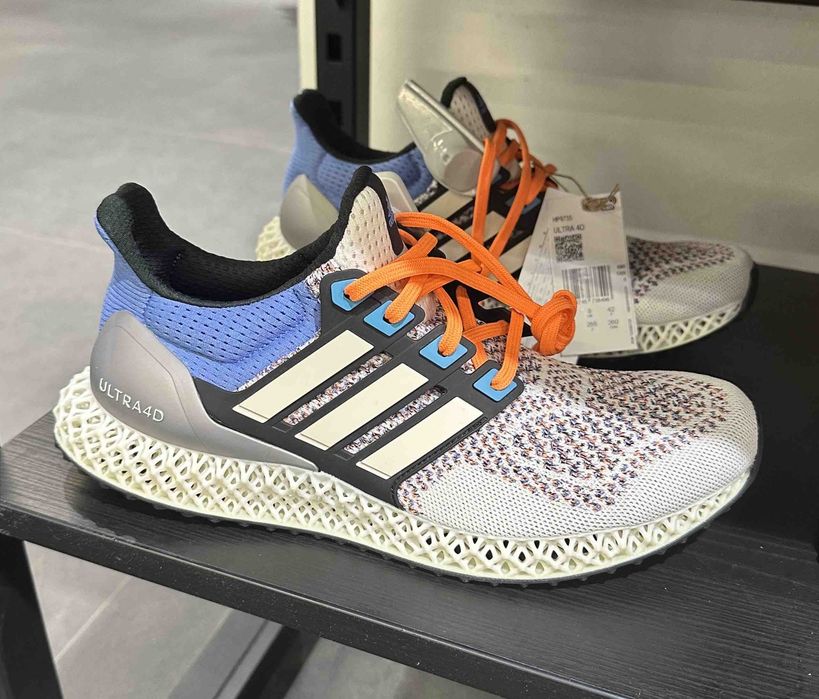 Кроссовки Adidas новые.