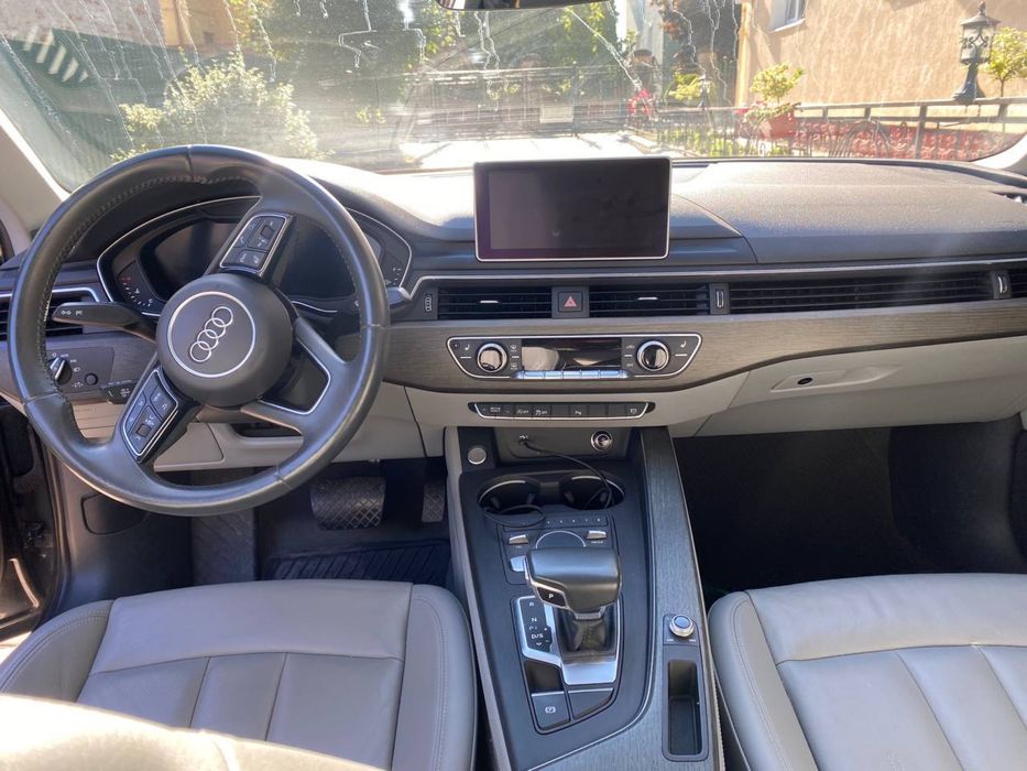 Авто Audi A4 2018