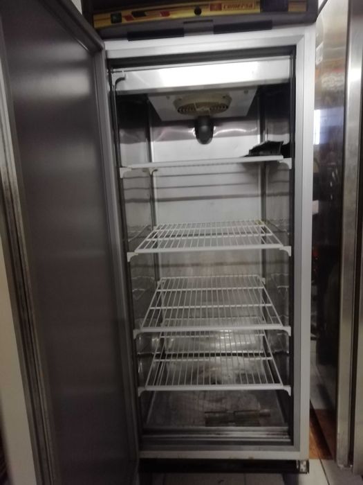 Frigorífico industrial em inox 2000x700x850
