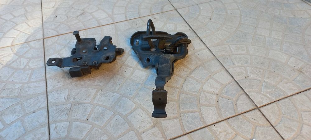 Fecho do Capô e Fecho da Frente em Fibra Audi A4 B5 8D 1994 a 2001 Original