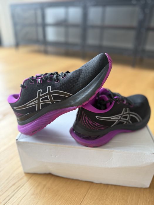 Nowe buty Asics, rozm. 37 (dl. wkładki 23cm)