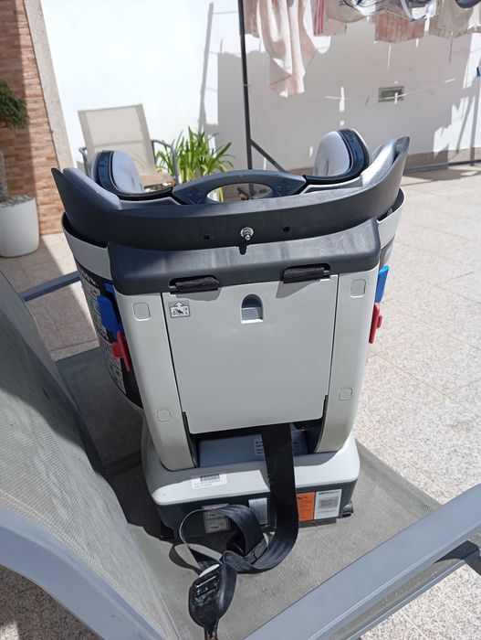 cadeira auto Chicco com isofix