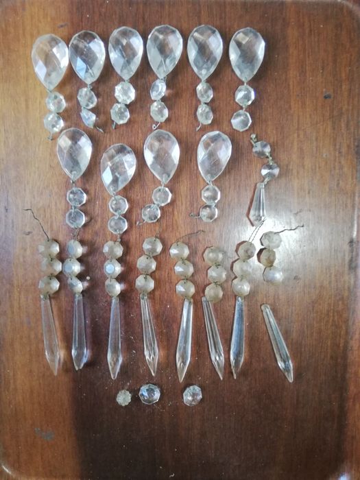 Apliques de vidro, candeeiros.