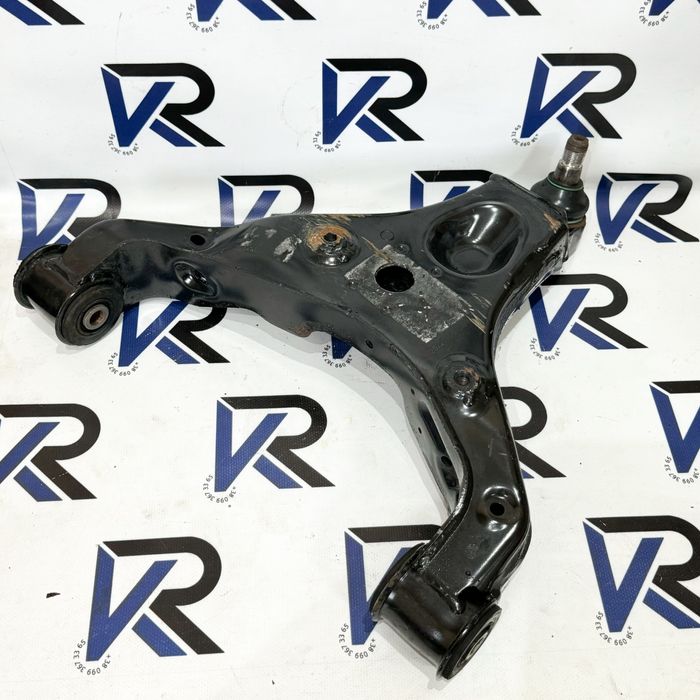 Передній речаг правий/лівий на Спринтер 907