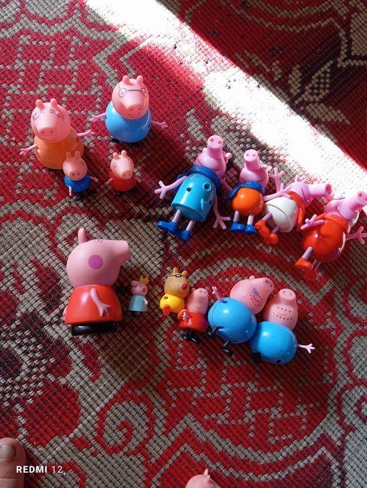 Іграшки свинка Пепа ,три кота,Маша і ведмідь