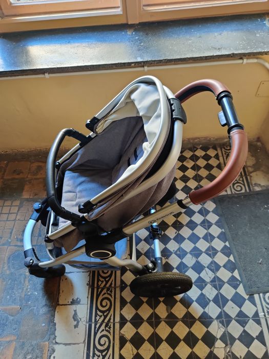 Wózek dziecięcy jest bogato funkcjonalny Kinderkraft VEO 3w1 Gondola S