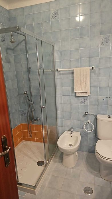 Quarto single ou duplos na estrada dos marinheiros - Leiria