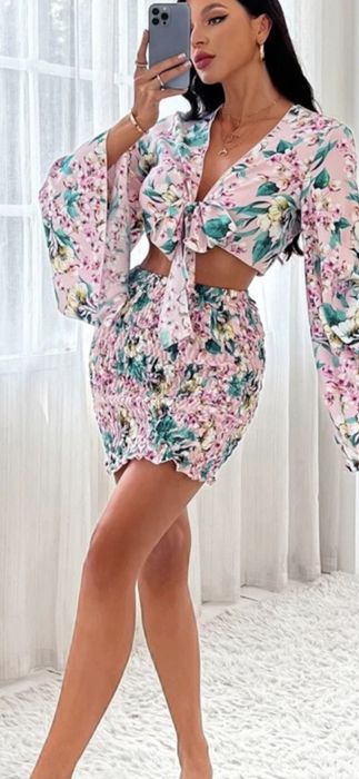 Spódnica spódniczka mini w kwiaty Shein S