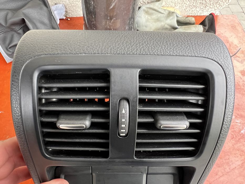 Підлокітник центральна консоль борода VW Passat B7 Європа дефлектор