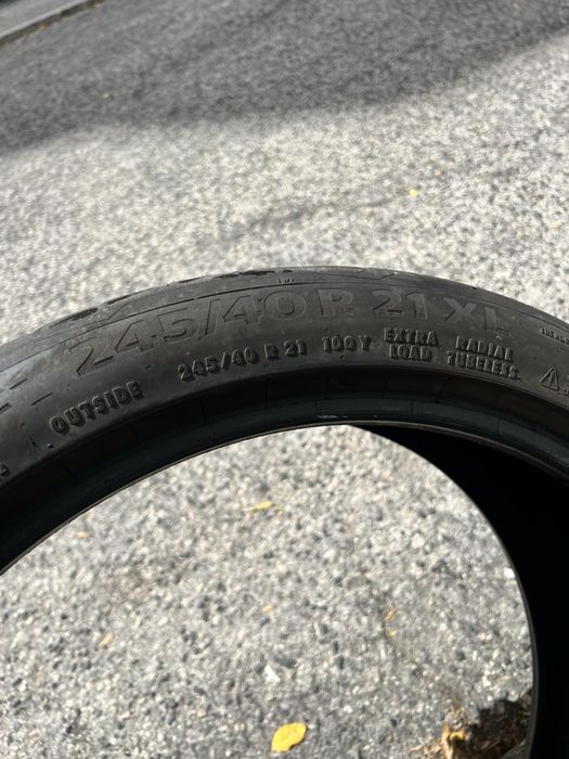 245/40/21 Continental 2 pneus