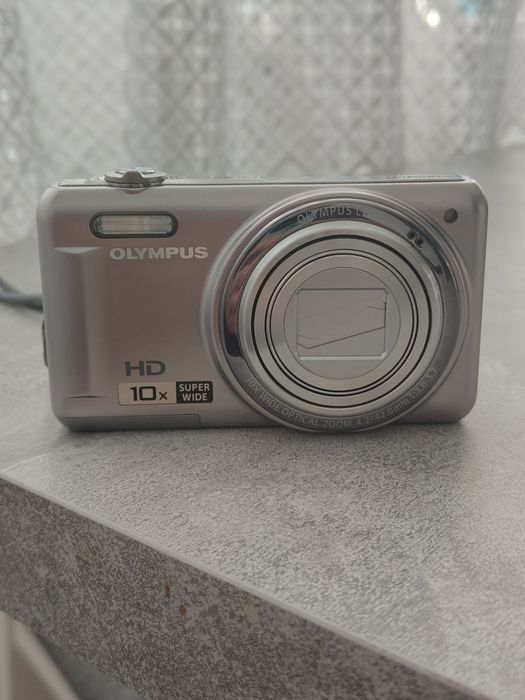 Kompaktowy aparat Olympus D-720 -Uszkodzony