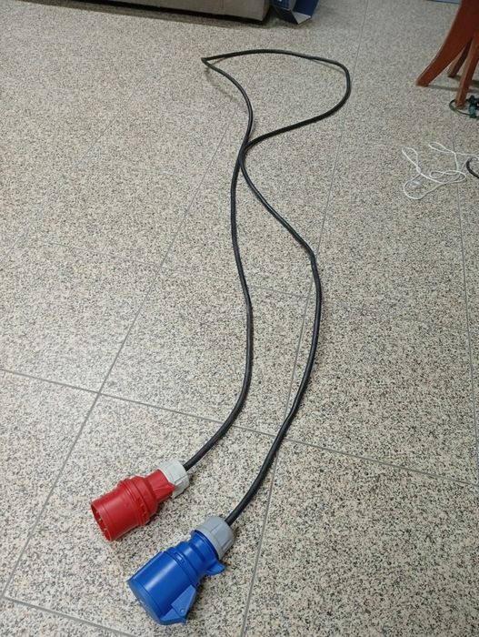 Adaptador industrial 32A Trifásico para monofásico