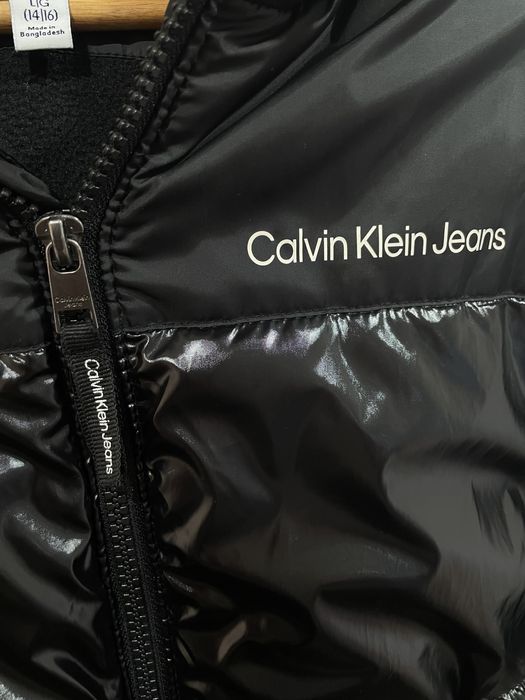 Оригінальна куртка Calvin Klein унісекс.