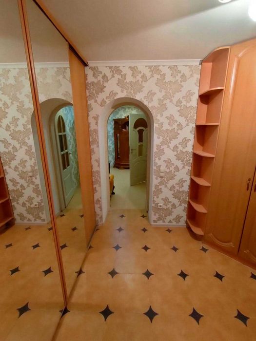 Сдам подобово двокімнатну квартиру на ул Драгоманова Позняки