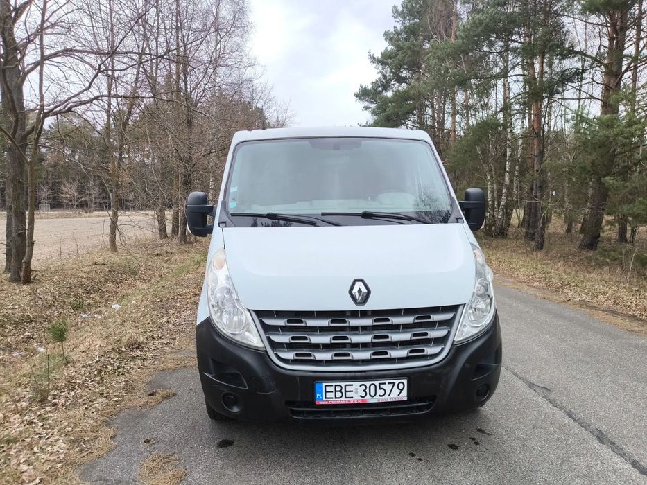 Renault Master  Sprzedam Renault Master 9 osób przewóz osób niepełnosprawnych w dojnym