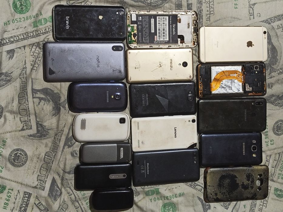 Продам лот телефонов Samsung Iphone