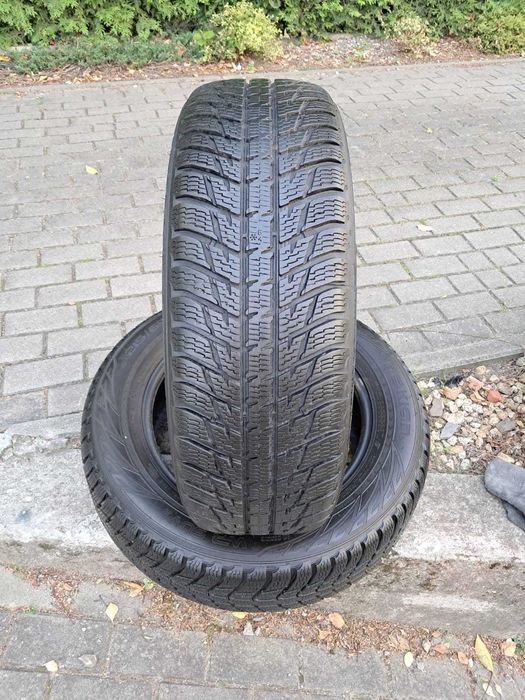 Opony Nokian 215 65 R17