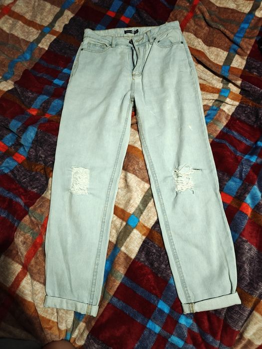 Продам стильные рваные джинсы Boohoo Blue