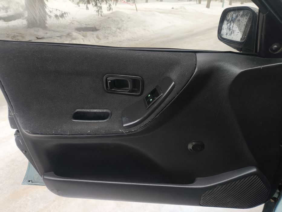 Nissan Sunny 1.4 Ланц бензин 1995 року Нісанн Санні в хорошому стані