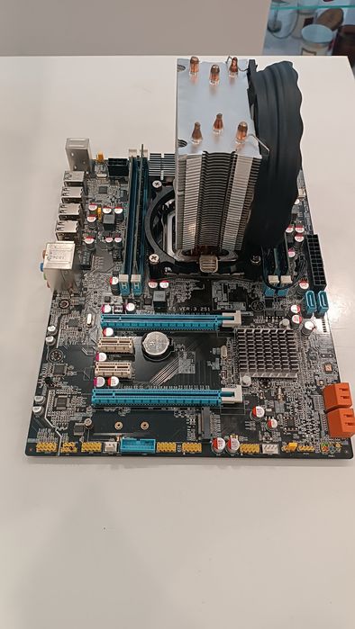 Комплект Huanan X79 E5 LGA 2011, Intel Xeon E5 2630, башта, 16GB RAM