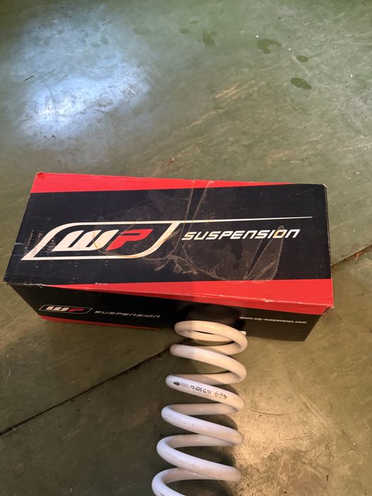 Sprężyna trax ktm 75-225 amortyzator tył 69N pds